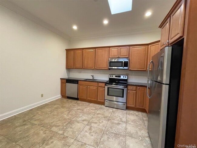 Building Photo - 328A Main St