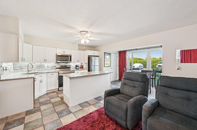 Building Photo - 11000 S Ocean Dr