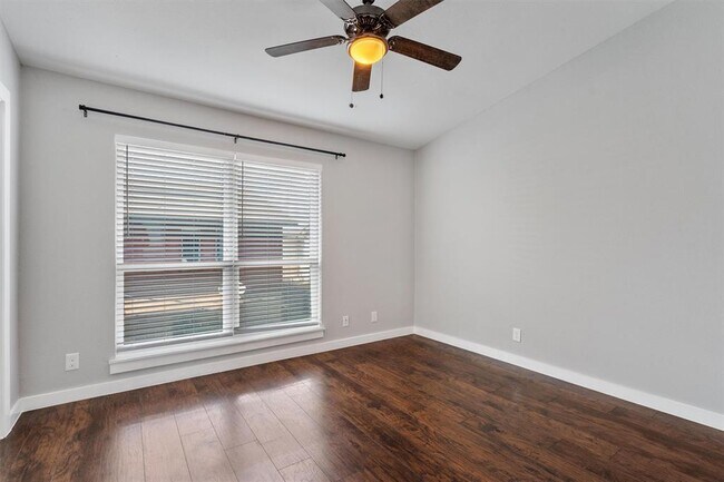 Building Photo - 3810 Southway Dr