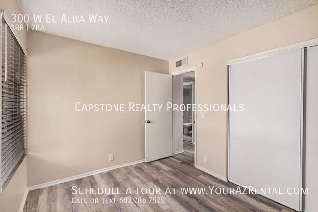 Building Photo - 300 W El Alba Way