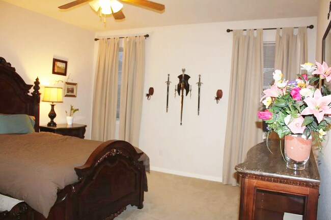 Building Photo - 217 Grooms Rd