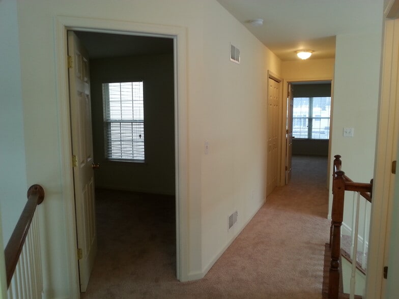 Building Photo - 720 Ferris Way