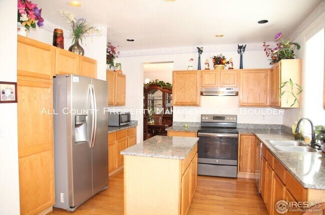 Building Photo - 842 St Andrews Ln