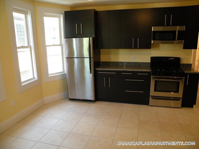 Building Photo - 3147-3149-3149 Washington St