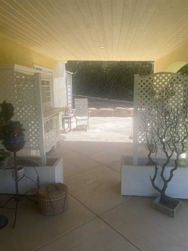 Building Photo - 2215 Mira Sol Dr
