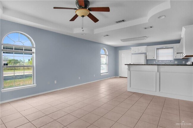 Building Photo - 15 W Portales Dr
