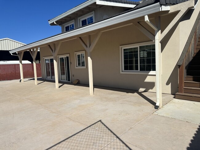 Building Photo - 10526 Sisters Ct