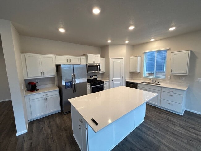 Building Photo - 4770 Daiquiri Ave NE