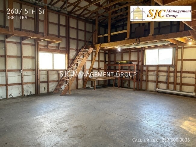Building Photo - 2607 5th St