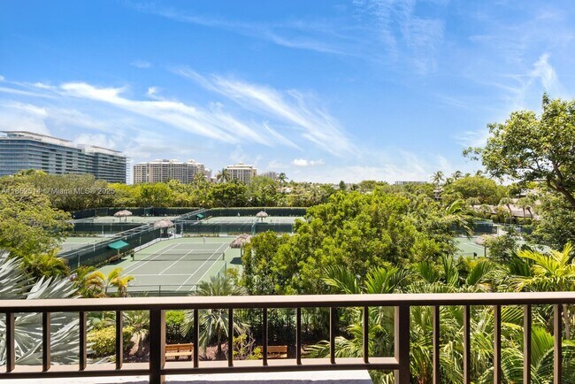 Building Photo - 161 Crandon Blvd