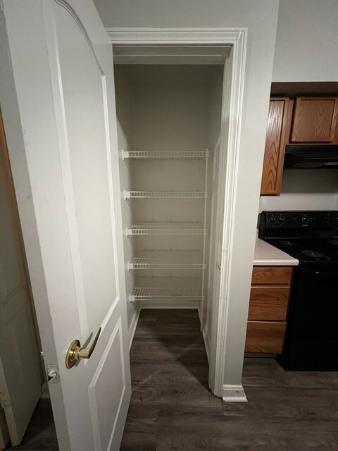 Building Photo - 316 W Walnut St