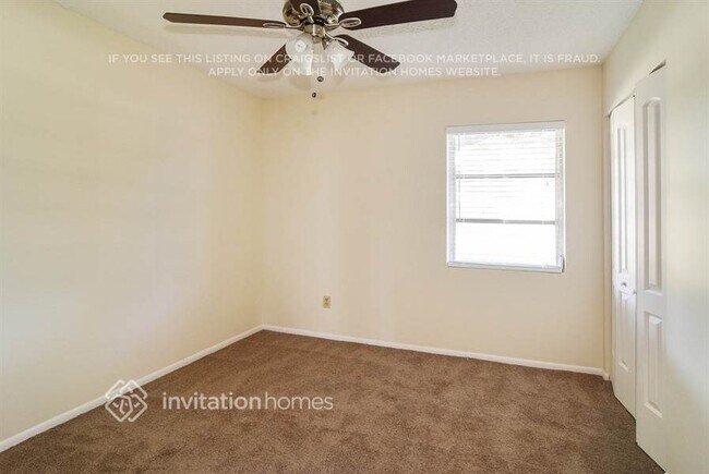 Building Photo - 801 SW Ivanhoe Dr