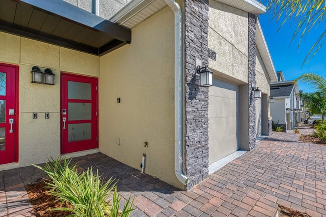 Building Photo - 833 Ocean Course Ave