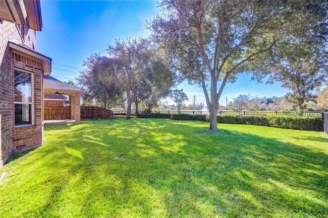 Building Photo - 9230 Hernshead Ln