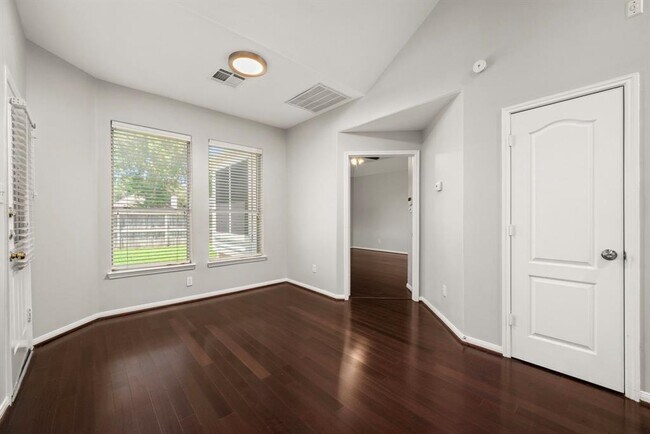 Building Photo - 538 Jay's Ln
