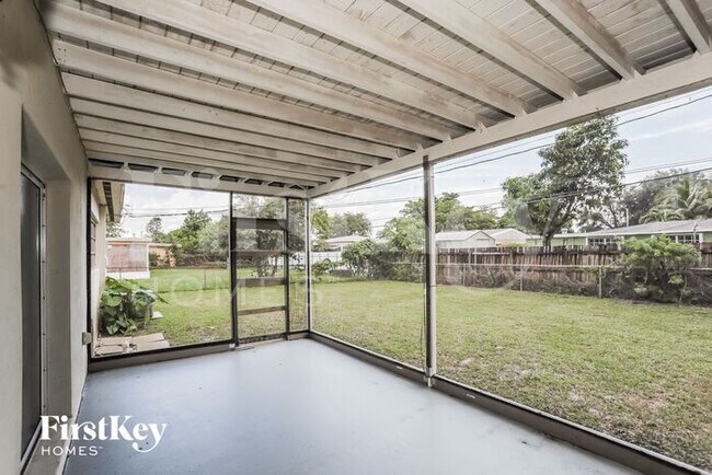 Building Photo - 1815 NW 185th Ter