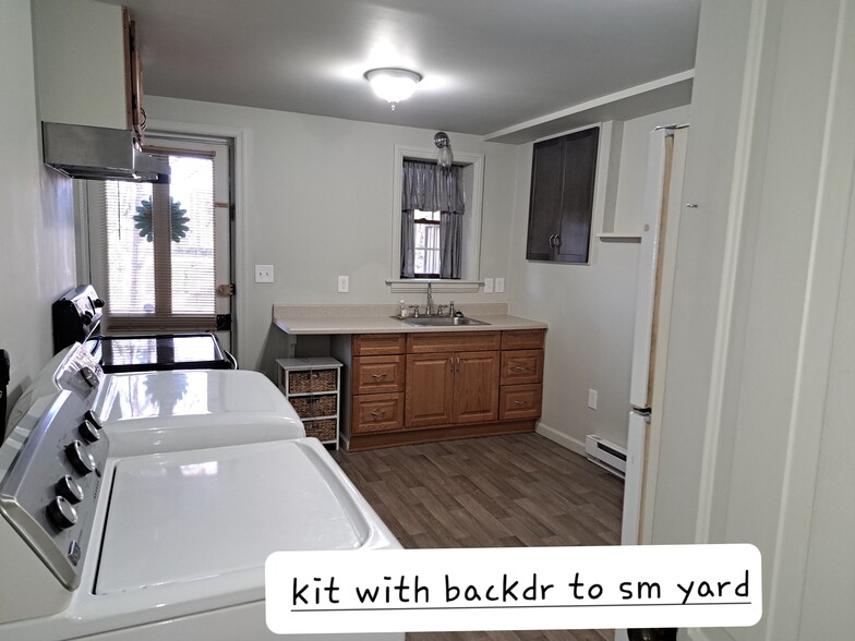 Kitchen/laundry - 224 N Potomac St