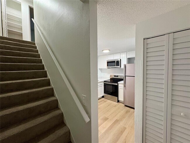 Building Photo - 308 57th Ave Dr E