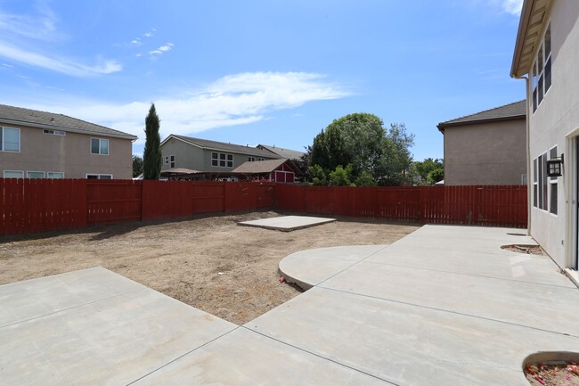 Building Photo - Super spacious home in Patterson