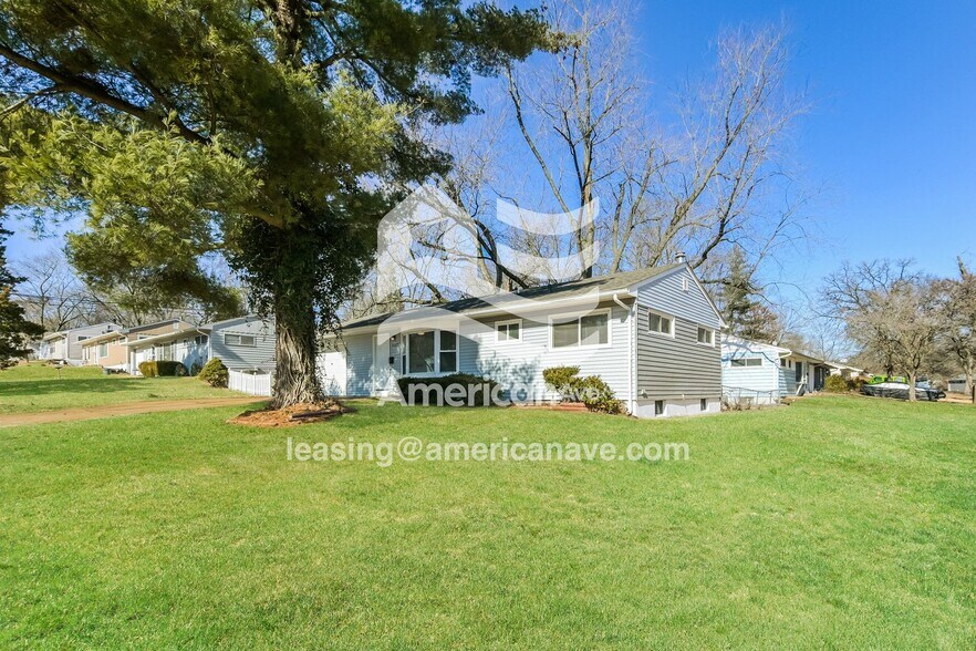 Building Photo - 1657 Mowbry Ln