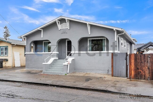 Building Photo - 1008 92nd Ave