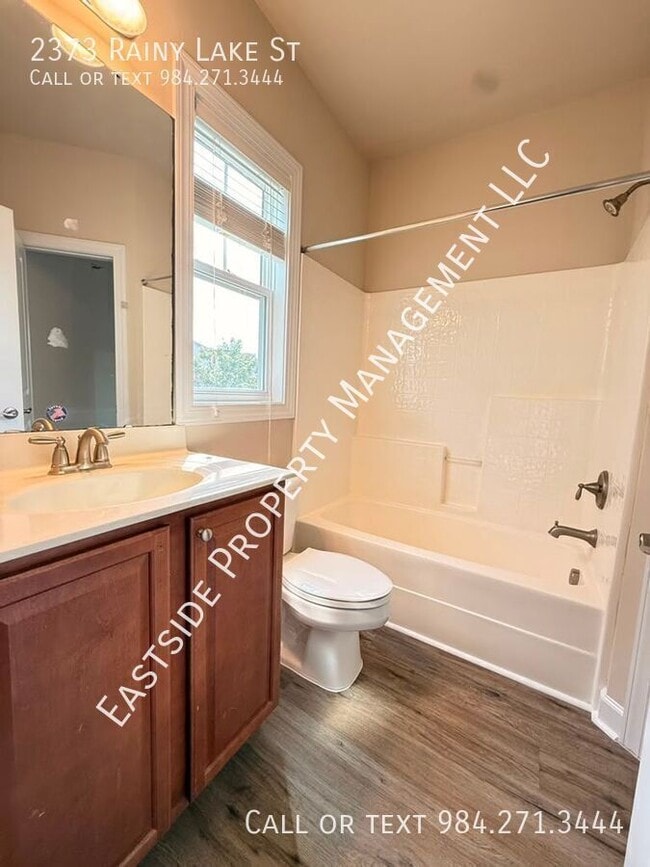 Building Photo - 2373 Rainy Lake St