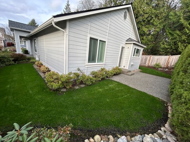 Building Photo - Cute & Cozy 3 bedroom 2 bath house in Gleneagle neighborhood with Beautiful Landscaping