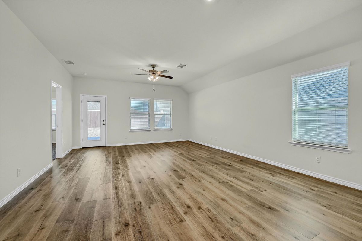 Building Photo - 804 Honey Maple St