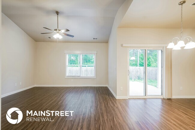 Building Photo - 1080 Park View Dr