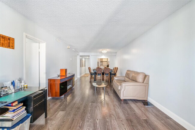 Building Photo - 8437 Forest Hills Dr