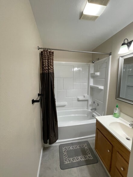 Building Photo - 333 California St