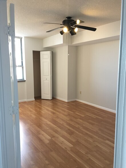 Building Photo - 4808 Moorland Ln