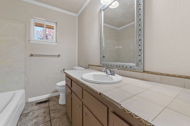 Building Photo - Indianhead Lakes Rental!