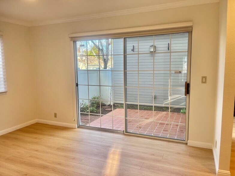 Building Photo - 5601 Baldwin Way