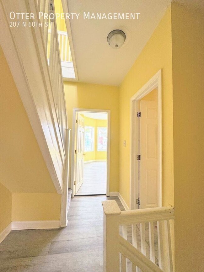 Building Photo - 207 N 60th St