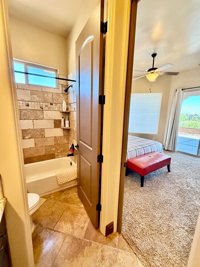 Building Photo - Beautiful Five-Bedroom Home in Tonaquint V...