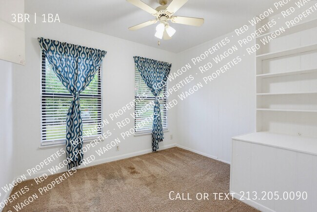 Building Photo - 271 Wayside Dr