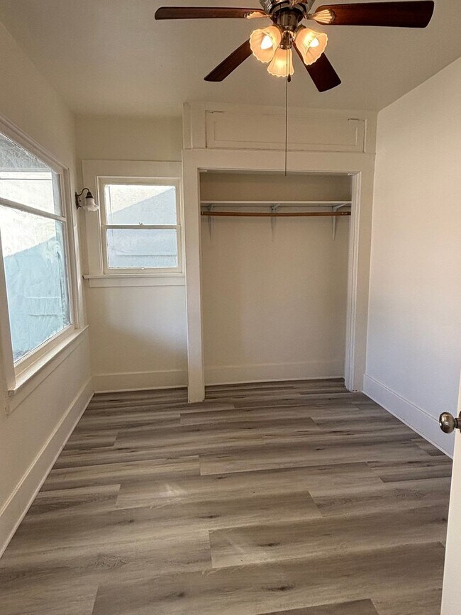 Building Photo - 1710-1712 Obispo Ave