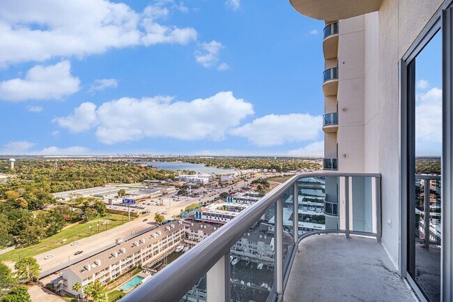 Building Photo - 4821 E NASA Pkwy