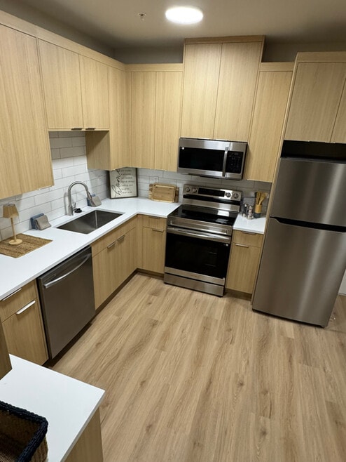 Building Photo - 6110 NE Willow St