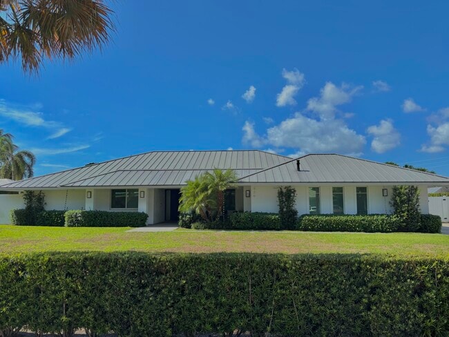 Building Photo - 936 SW 38th Ct