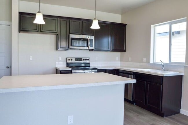 Building Photo - Roe Street Townhomes