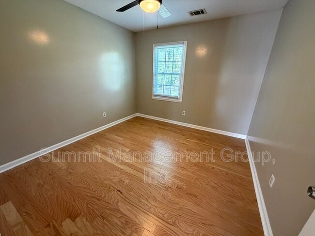 Building Photo - 1611 Ellington Rd SE