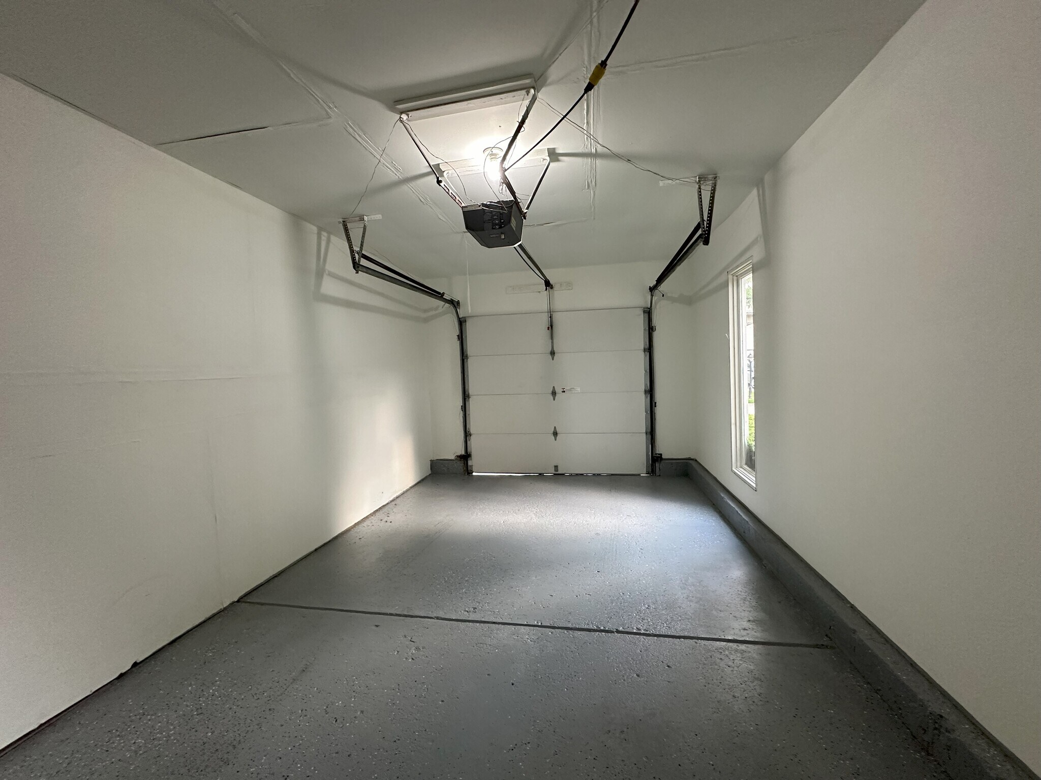 Building Photo - 226 Walker Dr