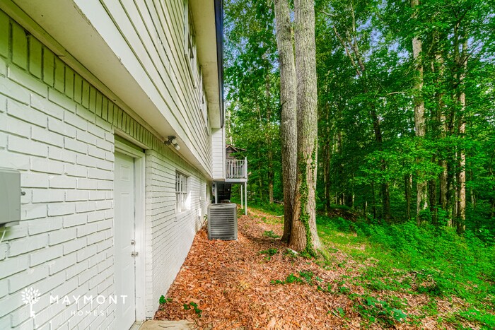 Building Photo - 5000 Old Briar Trail