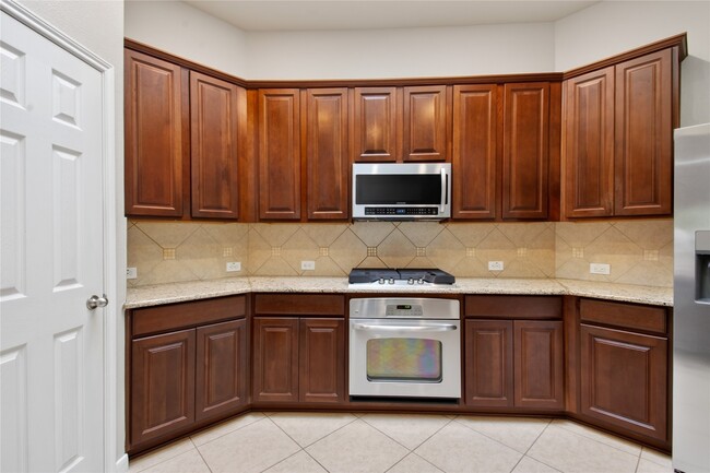 Building Photo - 18154 Williams Elm Dr