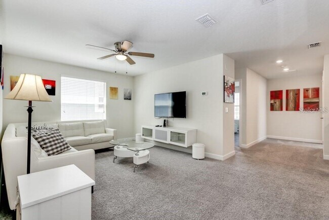 Building Photo - 1561 Flange Dr