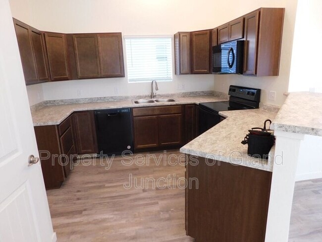 Building Photo - 2354 Zion Cyn Ave