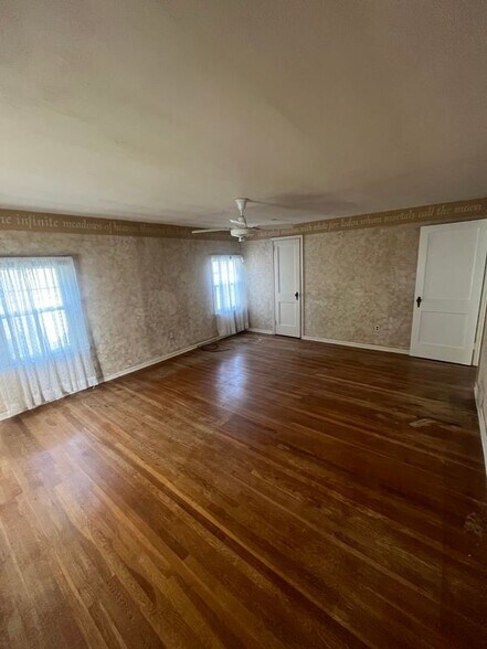 Building Photo - 420 Forest Hills Ave