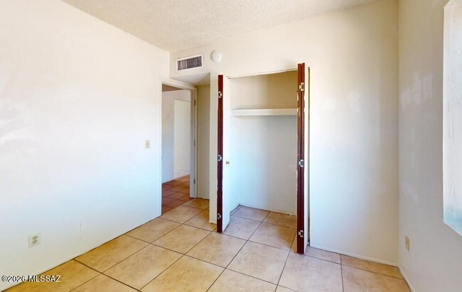 Building Photo - 4402 E Pima St